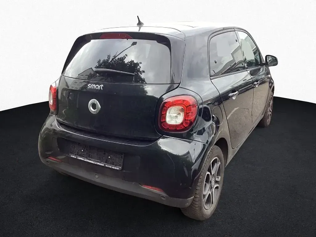 Używany Smart ForFour Prime 90 KM (66 kW) 2019 Czarny Hatchback
