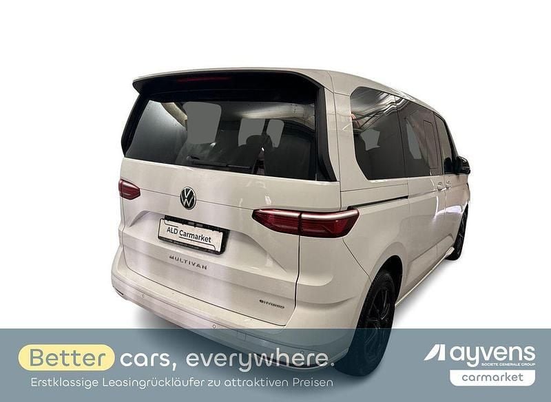 Second-hand VW Multivan 150 CP (110 kW) 2022 Alb Monovolum