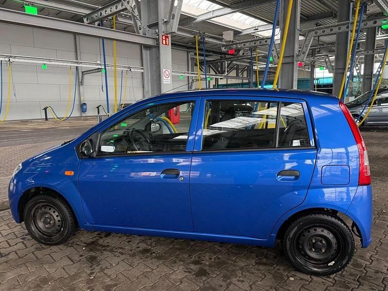 Gebraucht Daihatsu Cuore 58 PS (42 kW) 2005 Blau Kleinwagen