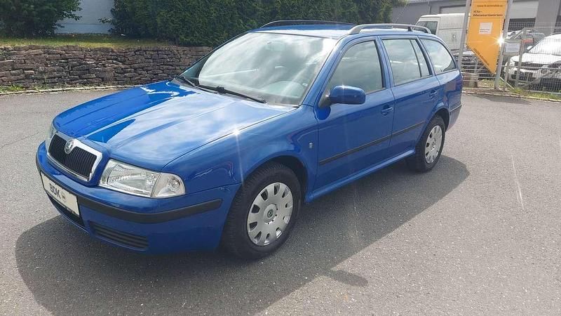 Blau Gebraucht 2009 Skoda Octavia Tour Kombi | 3.699 € (Guter Preis) - Bild 1/4
