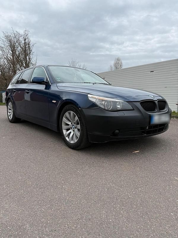 Gebraucht BMW 525 177 PS (130 kW) 2004 Blau Kombi