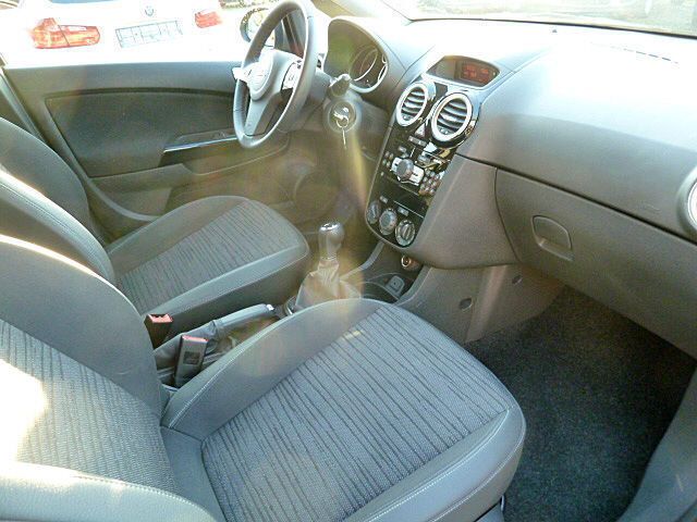 Gebraucht Opel Corsa 86 PS (63 kW) 2014 Silber metallic Kleinwagen