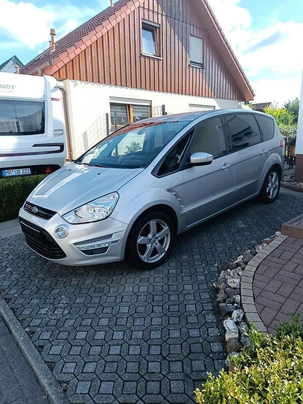 Silber Gebraucht 2010 Ford S-MAX S Van / Kleinbus | 5.500 € (Superpreis) - Bild 1/4