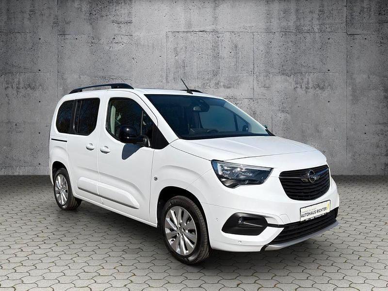 Gebraucht Opel Combo Life Ultimate 131 PS (96 kW) 2023 Weiß Van / Kleinbus