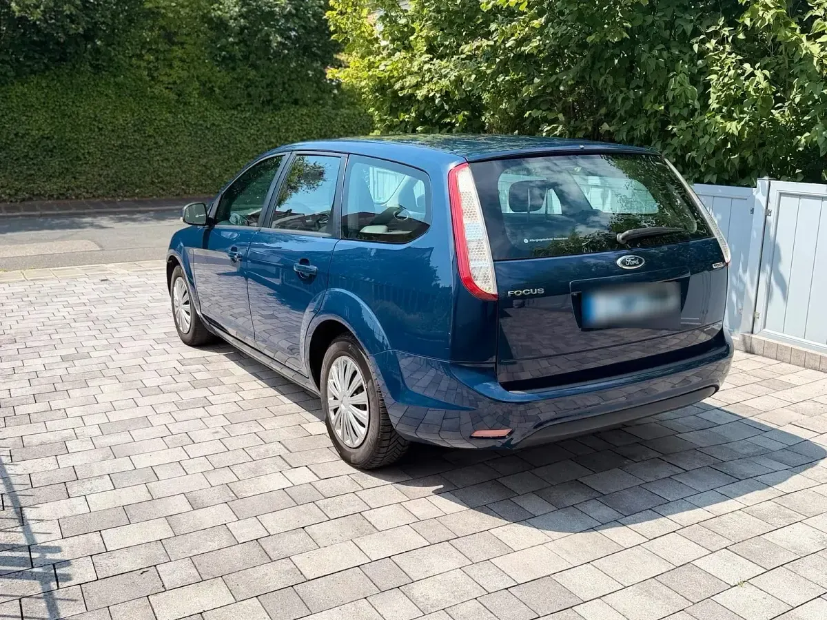 Gebraucht Ford Focus 109 PS (80 kW) 2011 Blau Kombi