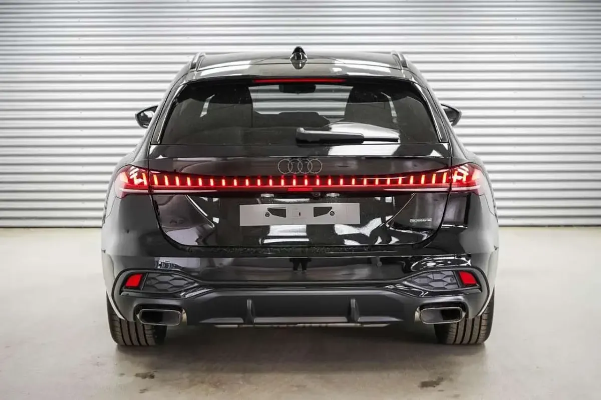 Neu Audi A5 S-Line 204 PS (150 kW) 2026 Mythosschwarz metalli... Kombi