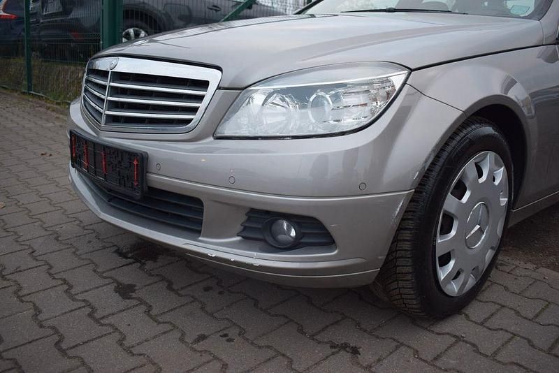 Gebraucht Mercedes C180 156 PS (114 kW) 2008 Silber Limousine