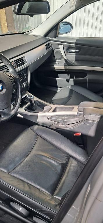 Gebraucht BMW 320 170 PS (125 kW) 2006 Silber Kombi