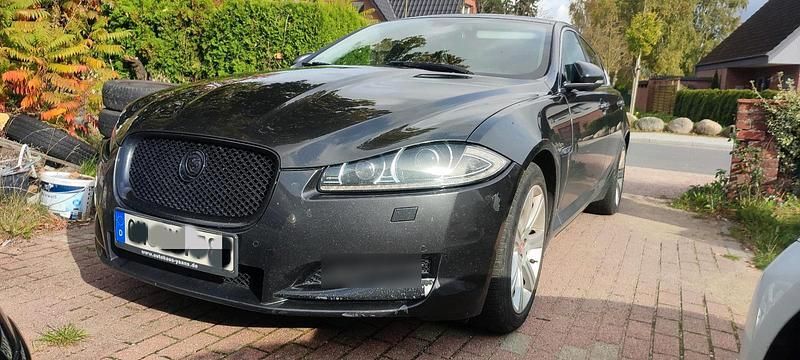 Schwarz Gebraucht 2012 Jaguar XF Limousine | 6.200 € (Fairer Preis) - Bild 1/4