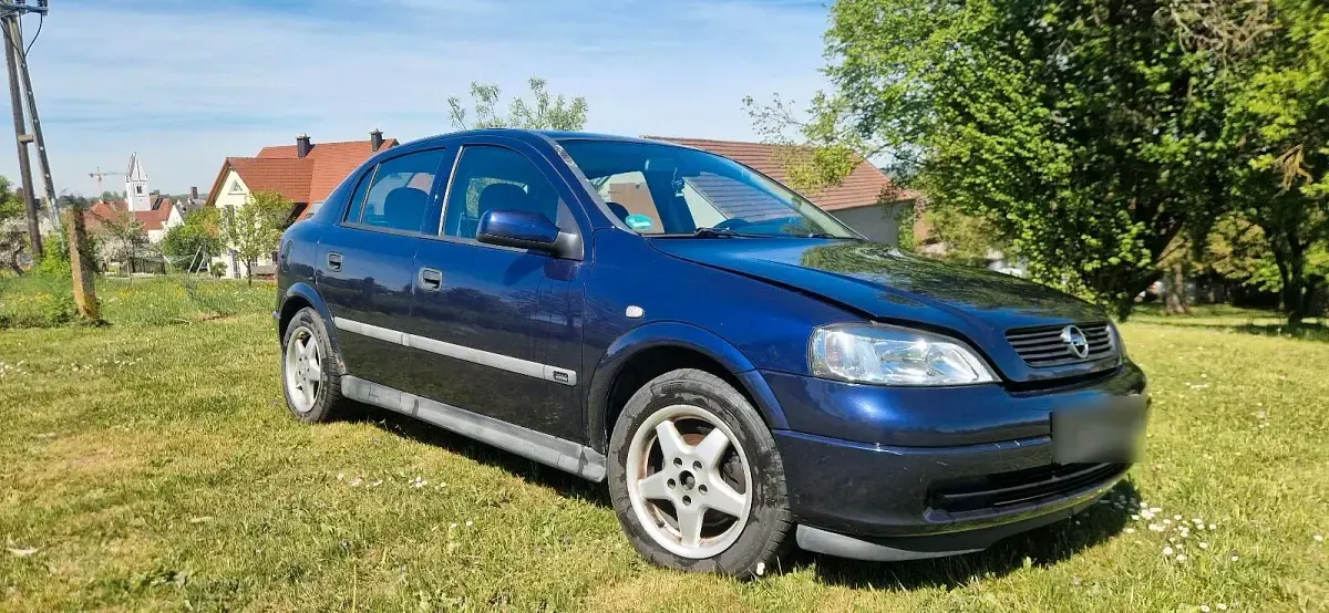 Usata Opel Astra 116 CV (85 kW) 2000 Blu Berlina