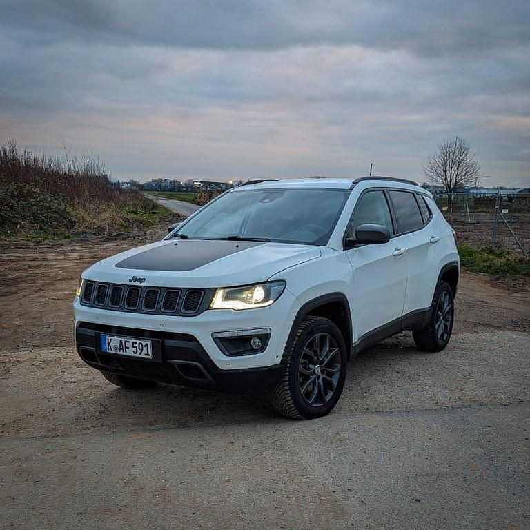 Gebraucht Jeep Compass Trailhawk 170 PS (125 kW) 2019 Weiß SUV