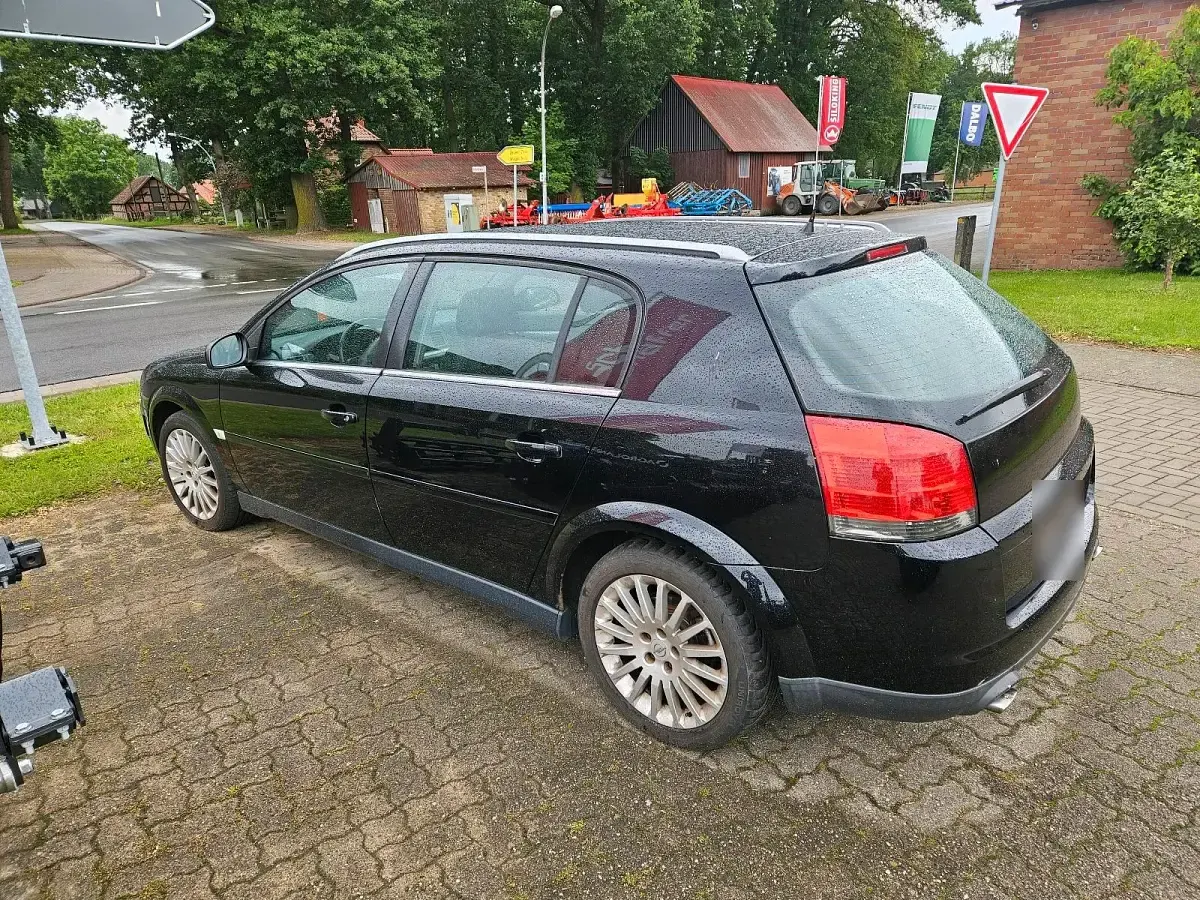 Gebraucht Opel Signum 155 PS (114 kW) 2005 Schwarz Kleinwagen