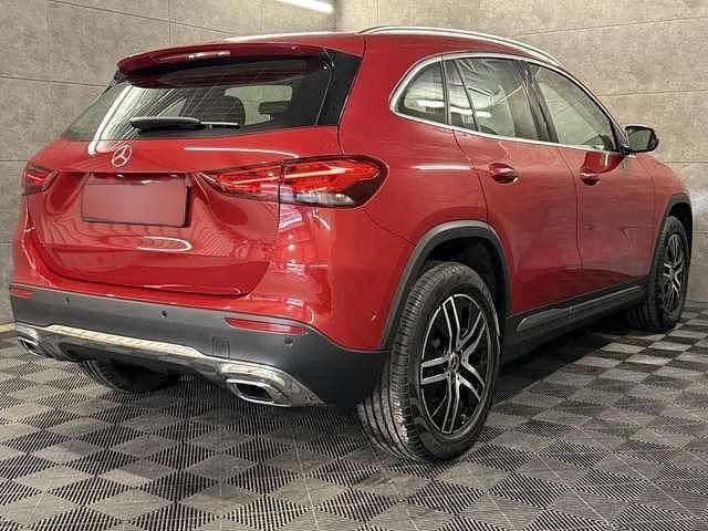 Gebraucht Mercedes GLA200 Progressive 150 PS (110 kW) 2023 Rot metallic SUV