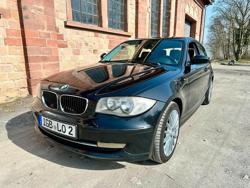 Gebraucht BMW 118 143 PS (105 kW) 2010 Schwarz Kleinwagen