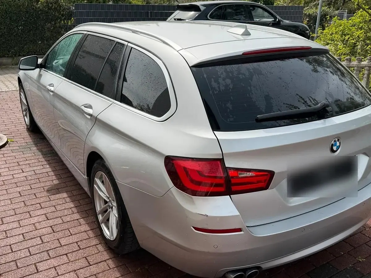 Gebraucht BMW 520 184 PS (135 kW) 2011 Silber Limousine