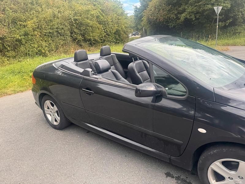 Schwarz Gebraucht 2005 Peugeot 307 CC Cabrio | 2.149 € (Fairer Preis) - Bild 1/4