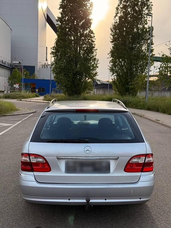 Gebraucht Mercedes E280 190 PS (139 kW) 2005 Grau Kombi