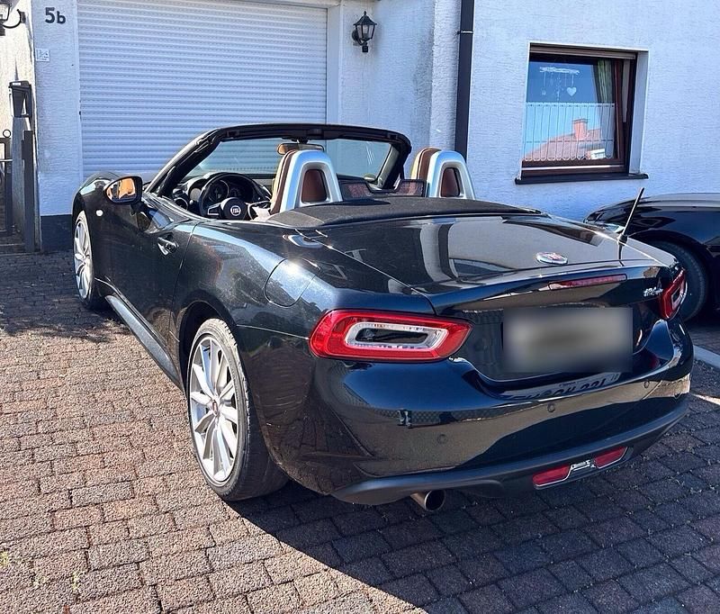 Gebraucht Fiat 124 Spider 140 PS (102 kW) 2016 Schwarz Cabrio