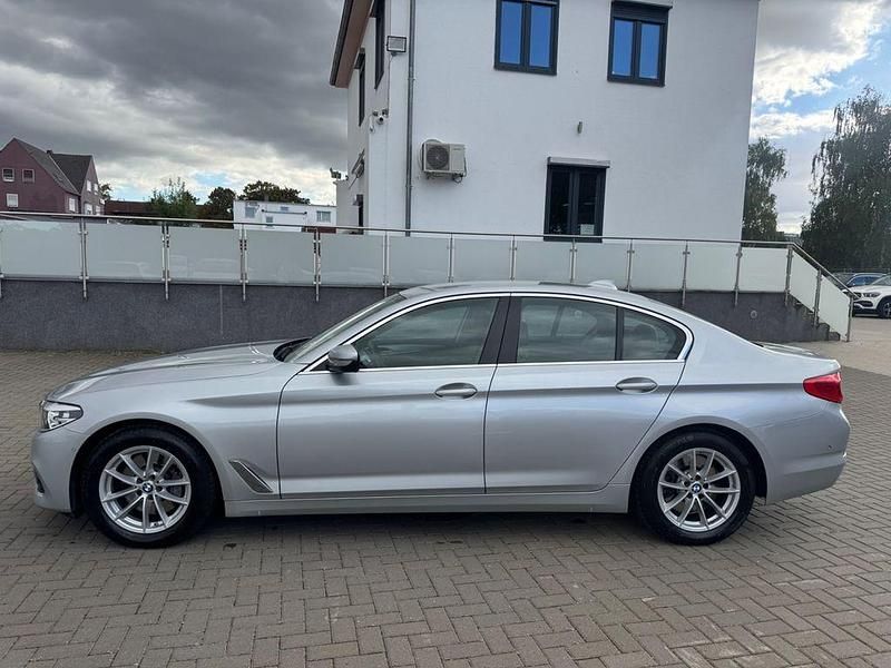 Silber Gebraucht 2019 BMW 530 Limousine | 25.900 € (Fairer Preis) - Bild 1/4
