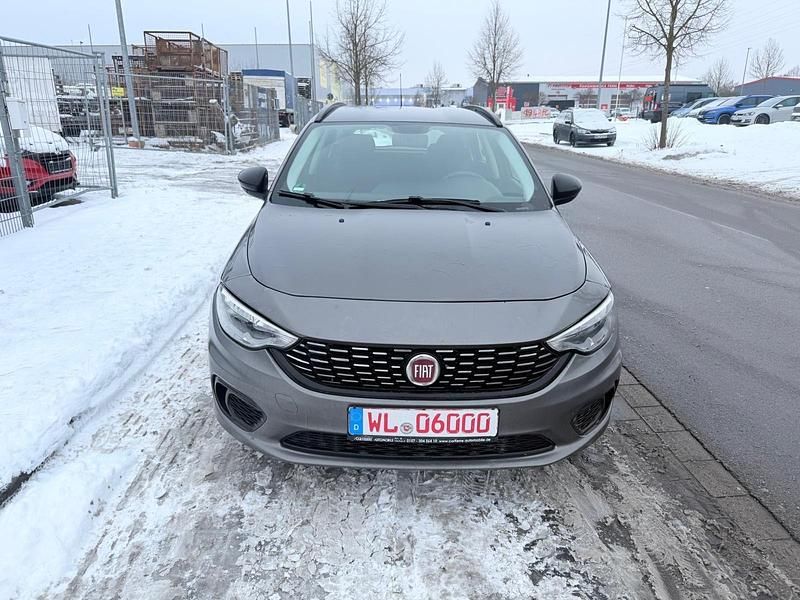 Gebraucht Fiat Tipo Pop 95 PS (69 kW) 2017 Grau Kombi