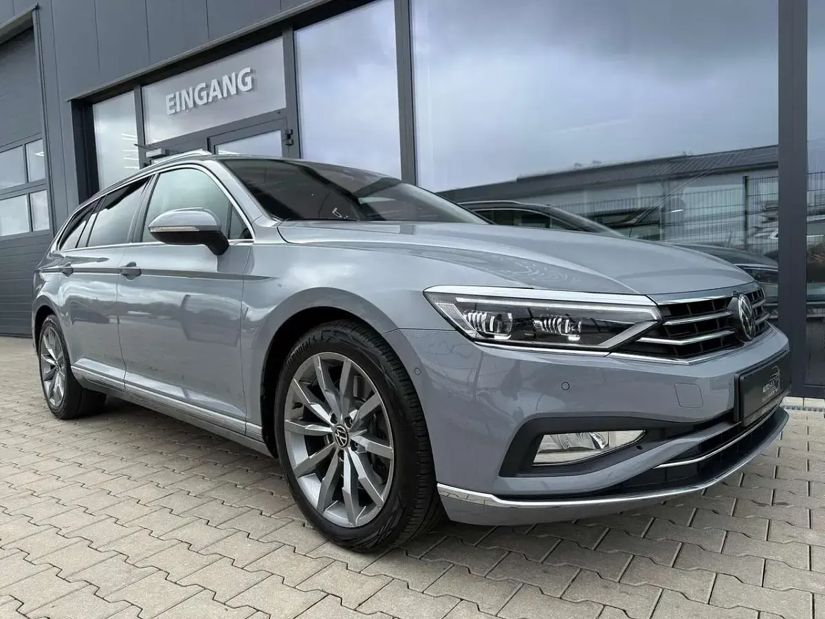Gebraucht VW Passat Elegance 280 PS (205 kW) 2022 Grau Kombi