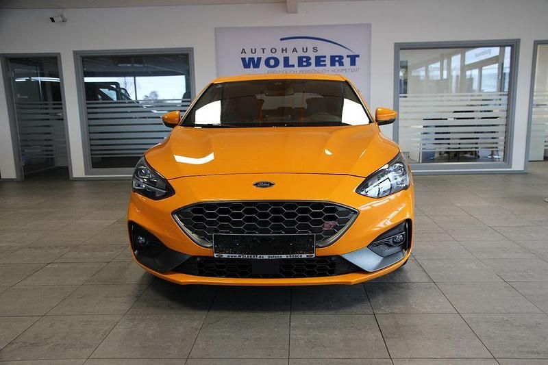 Gebraucht Ford Focus Performance Edition 280 PS (205 kW) 2022 Orange Limousine