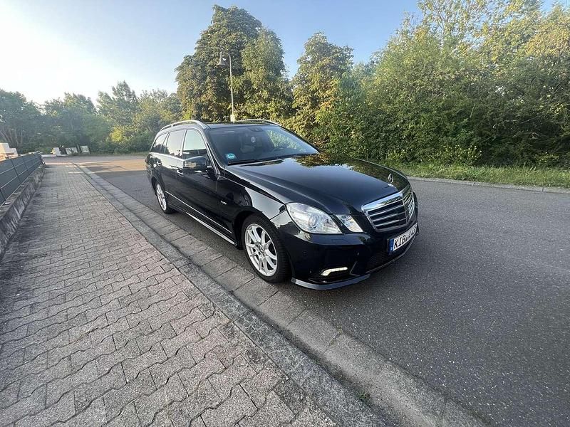 Gebraucht 2010 Mercedes E300 AMG Kombi | 12.400 € (Fairer Preis) - Bild 1/4
