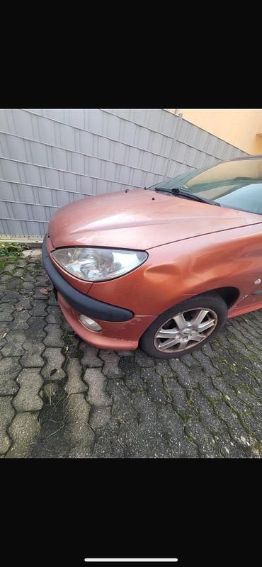 Gebraucht Peugeot 206 105 PS (77 kW) 2001 Kleinwagen
