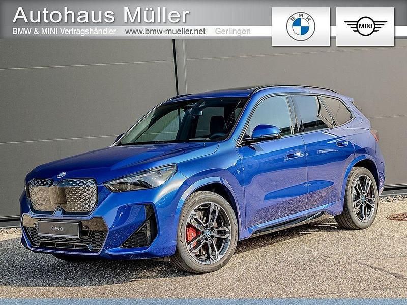 Blau Neu 2025 BMW iX1 Shadowline SUV | 51.690 € (Guter Preis) - Bild 1/4