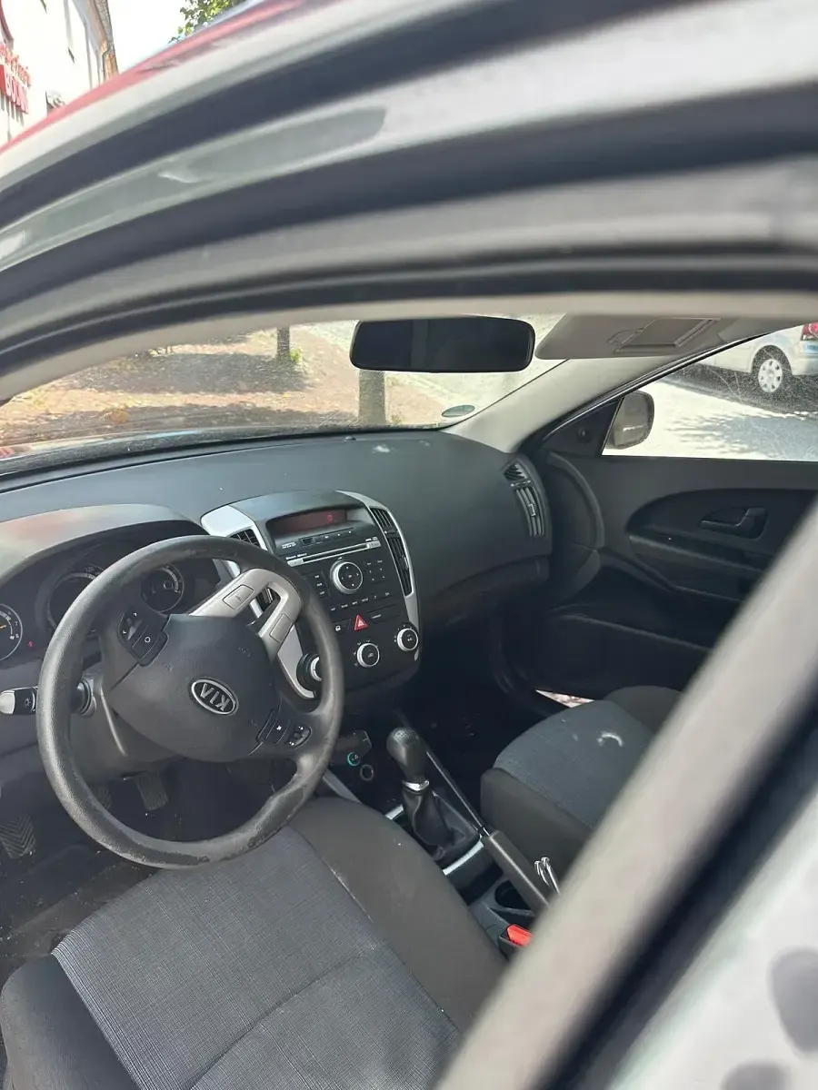 Gebraucht Kia Ceed 90 PS (66 kW) 2011 Grau Kleinwagen