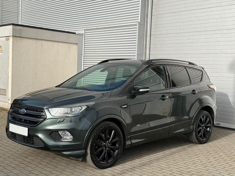 Gebraucht Ford Kuga ST-Line 179 PS (131 kW) 2019 Grün SUV