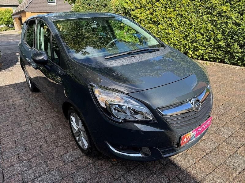 Grau Gebraucht 2017 Opel Meriva drive Van / Kleinbus | 9.580 € (Fairer Preis) - Bild 1/4