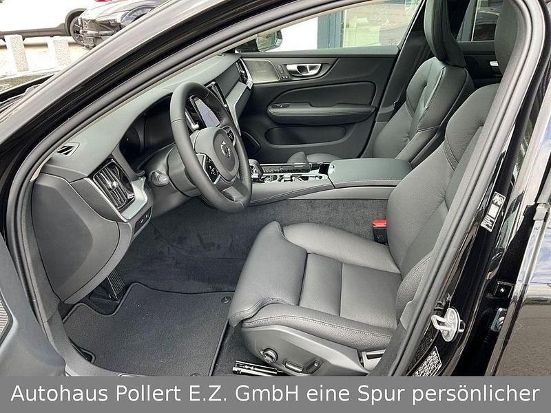 Gebraucht Volvo V60 Plus 257 PS (189 kW) 2025 Schwarz Kombi