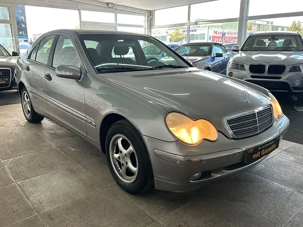 Gebraucht Mercedes C200 163 PS (119 kW) 2003 Silber Limousine