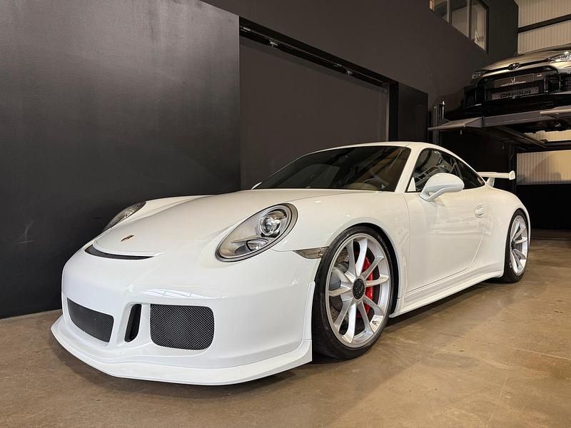 Weiß Gebraucht 2014 Porsche 911 GT3 Coupé | 119.991 € (Fairer Preis) - Bild 1/4