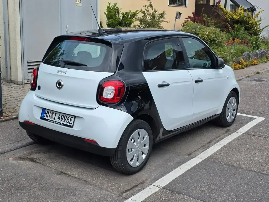 Gebraucht Smart ForFour Electric Drive 60 kW (82 PS) 2021 Weiß Kleinwagen