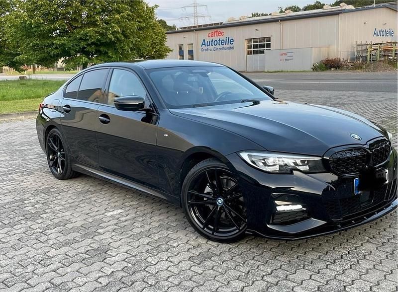 Schwarz Gebraucht 2019 BMW 320 M Sport Limousine | 28.600 € (Etwas zu teuer) - Bild 1/4