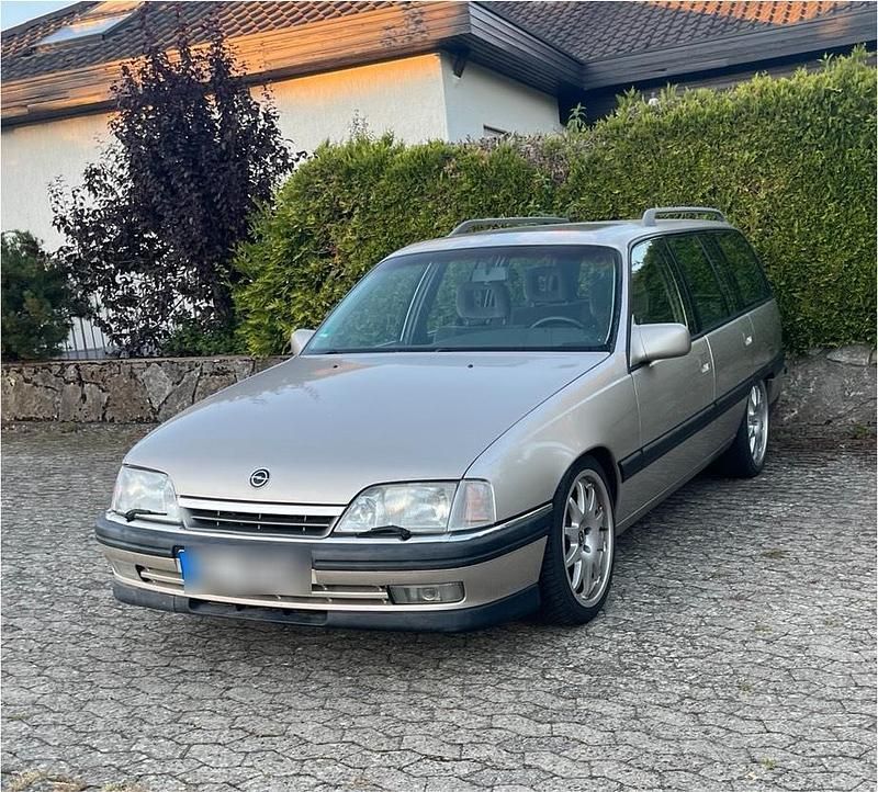 Gold Gebraucht 1991 Opel Omega Kombi | 5.000 € - Bild 1/4