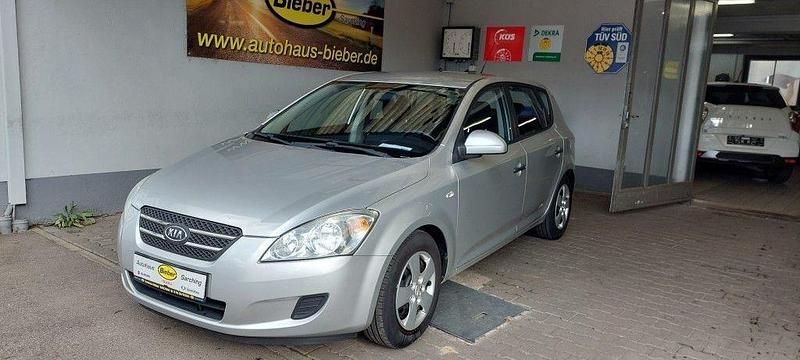Grau Gebraucht 2008 Kia Ceed Basis Limousine | 1.650 € (Etwas zu teuer) - Bild 1/4