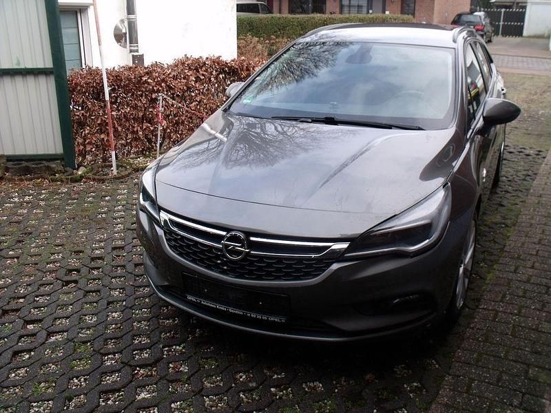 Gebraucht Opel Astra Dynamic 136 PS (100 kW) 2018 Grau Kombi
