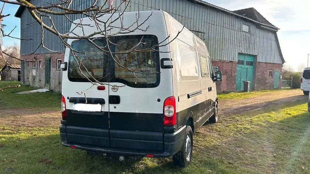 Gebraucht Nissan Interstar 116 PS (85 kW) 2002 Weiß Van