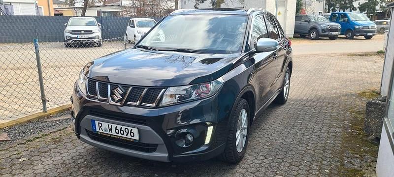 Gebraucht Suzuki Vitara 140 PS (102 kW) 2018 Schwarz SUV