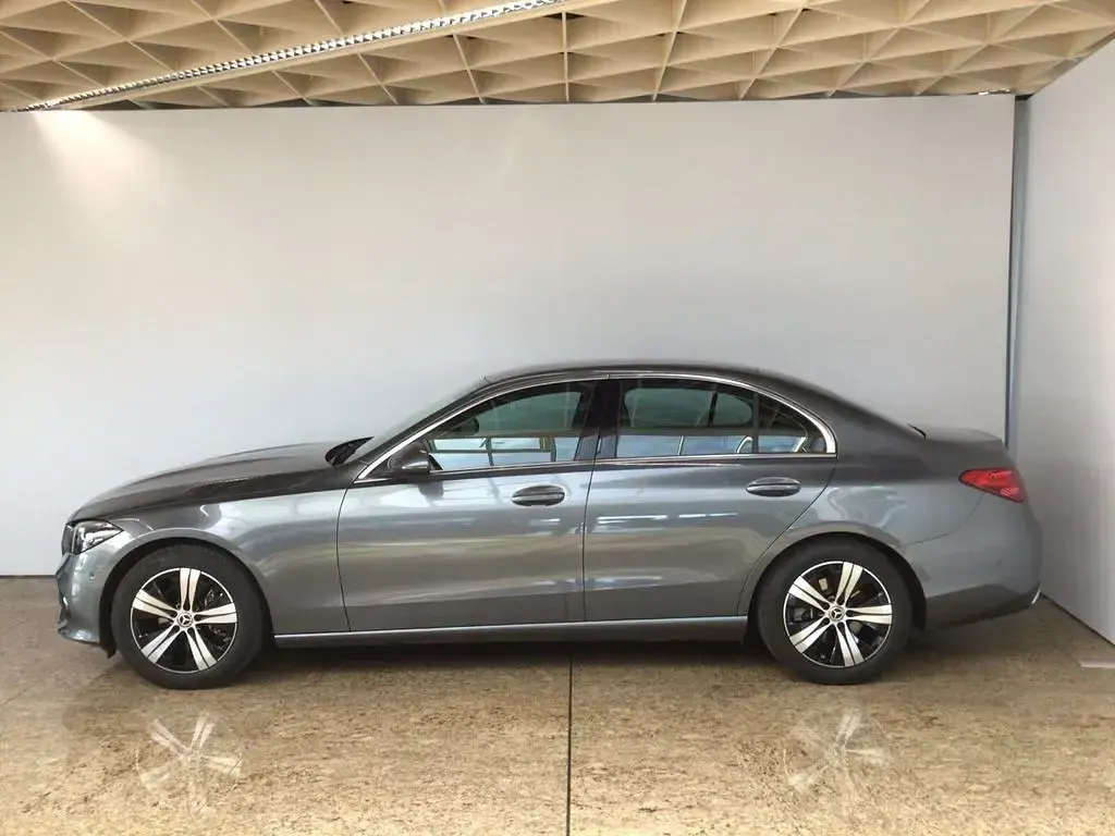 Gebraucht Mercedes C220 Advanced 200 PS (147 kW) 2025 Lack selenitgrau Limousine