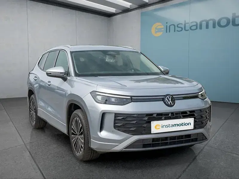 Gebraucht VW Tayron 150 PS (110 kW) 2025 Silber SUV