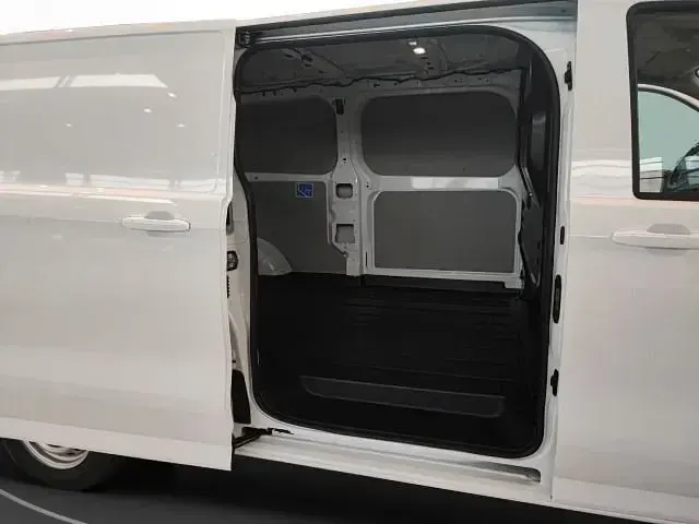 Gebraucht VW T7 150 PS (110 kW) 2025 Weiß Van