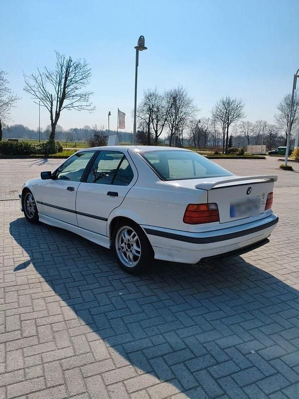 Gebraucht BMW 318 Performance 116 PS (85 kW) 1993 Weiß Limousine