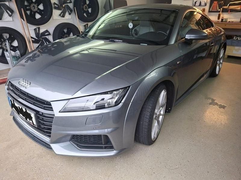 Gebraucht Audi TT Ambiente 230 PS (169 kW) 2016 Grau Coupé