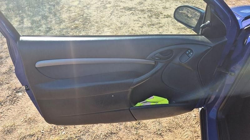 Gebraucht Ford Focus 75 PS (55 kW) 1998 Violet Limousine