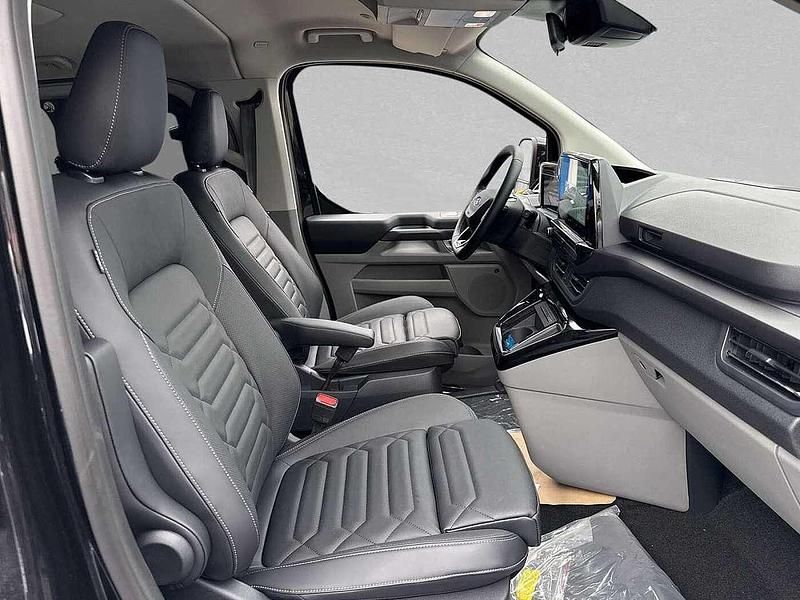 Neu Ford Tourneo Titanium X 170 PS (125 kW) 2025 Agate black metallic Kombi