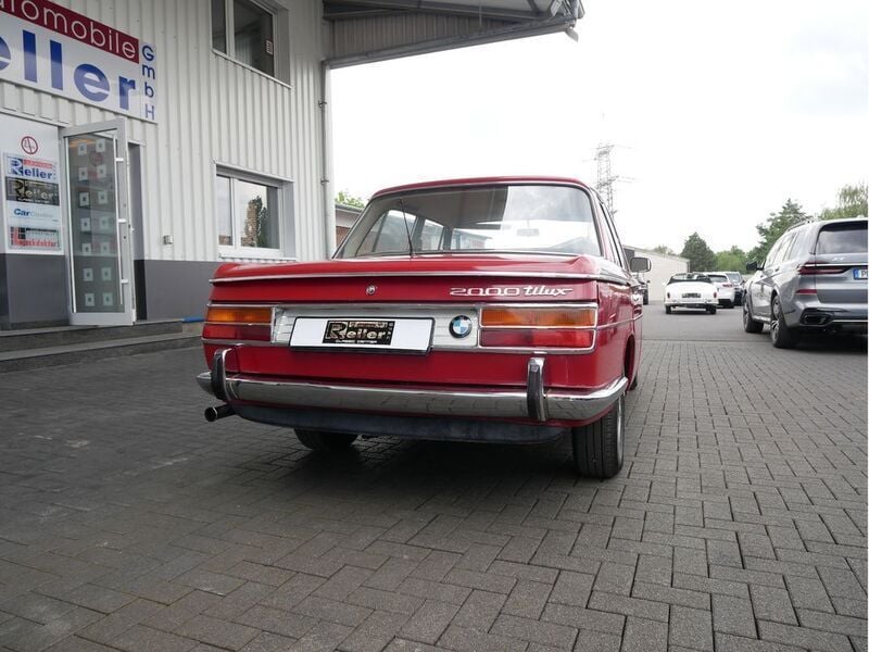 Gebraucht BMW 2000 120 PS (88 kW) 1967 Rot Limousine
